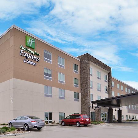Holiday Inn Express & Suites - Marshalltown By Ihg Ngoại thất bức ảnh