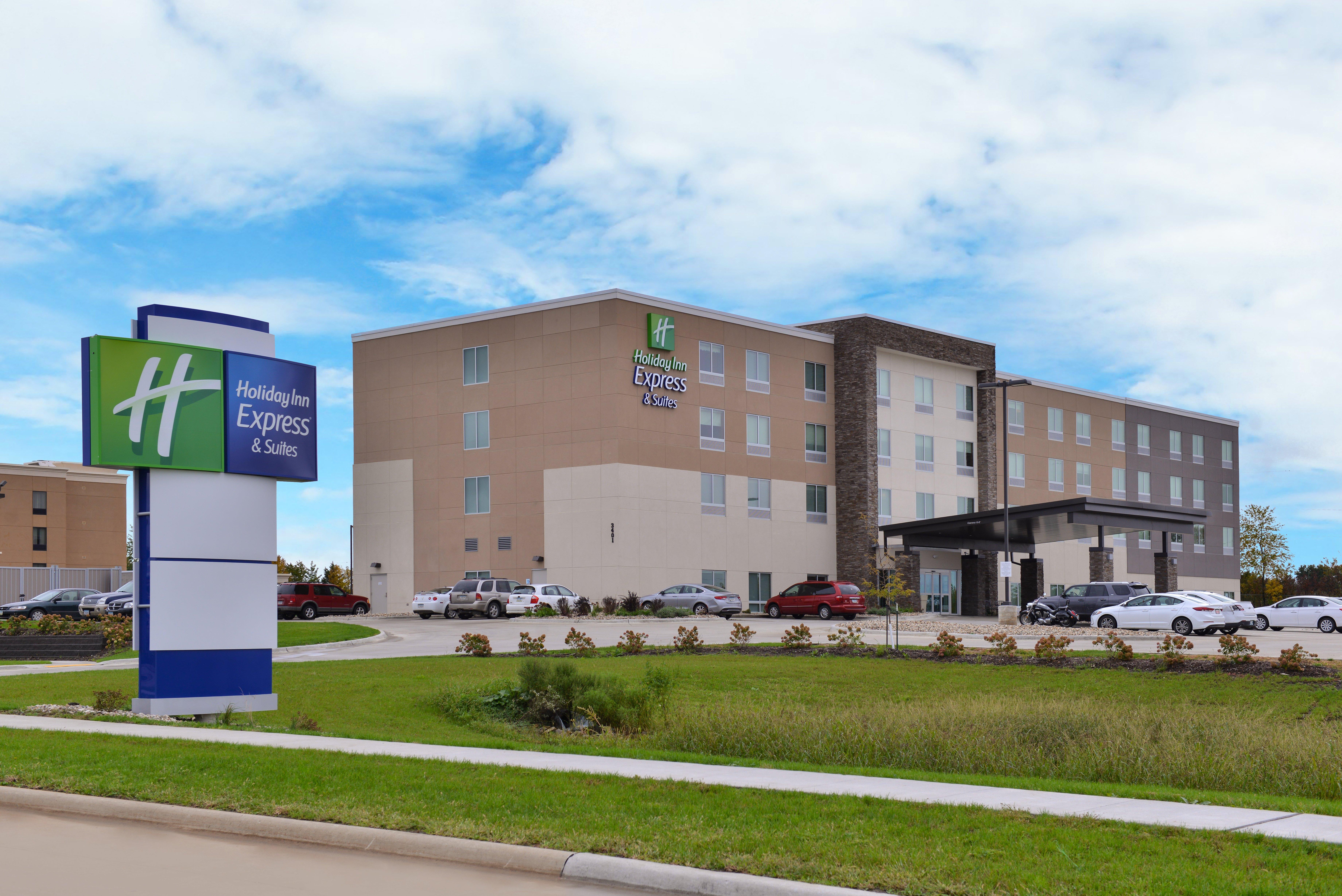 Holiday Inn Express & Suites - Marshalltown By Ihg Ngoại thất bức ảnh