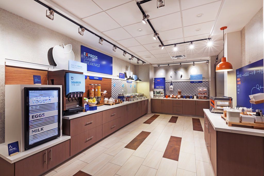 Holiday Inn Express & Suites - Marshalltown By Ihg Ngoại thất bức ảnh